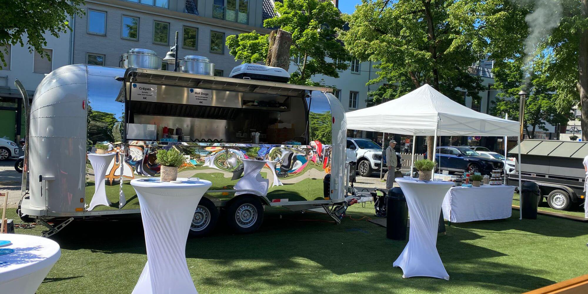 Food Truck und Burger Truck für Events buchen - Rolling Taps und Rolling Bites in Köln, Aachen, Bonn, Düsseldorf, Ruhrgebiet